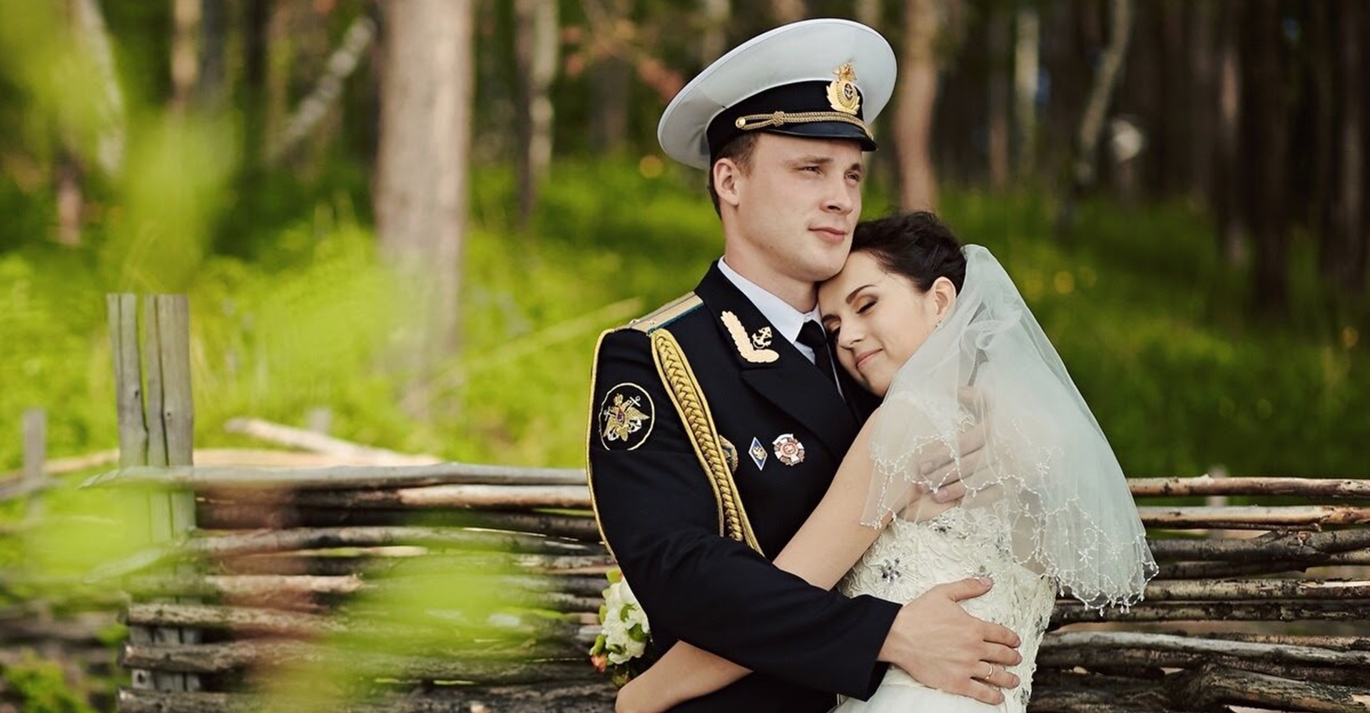 Жених в военной форме. Свадьба офицера. Свадьба с военным. Свадьба в военной форме жених. Быть женой военного это