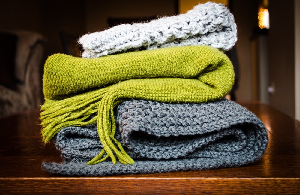 5 способов красиво завязать шарф узлом на пальто