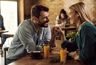 Как понять мужчину в начале отношений: гид для женщин