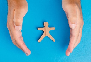 Защитные механизмы личности: виды и применение в психологии